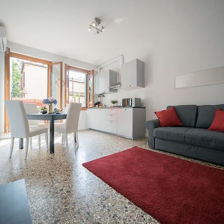 Venier Apartment เวนิส ภายนอก รูปภาพ