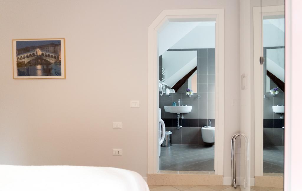 Venier Apartment เวนิส ภายนอก รูปภาพ