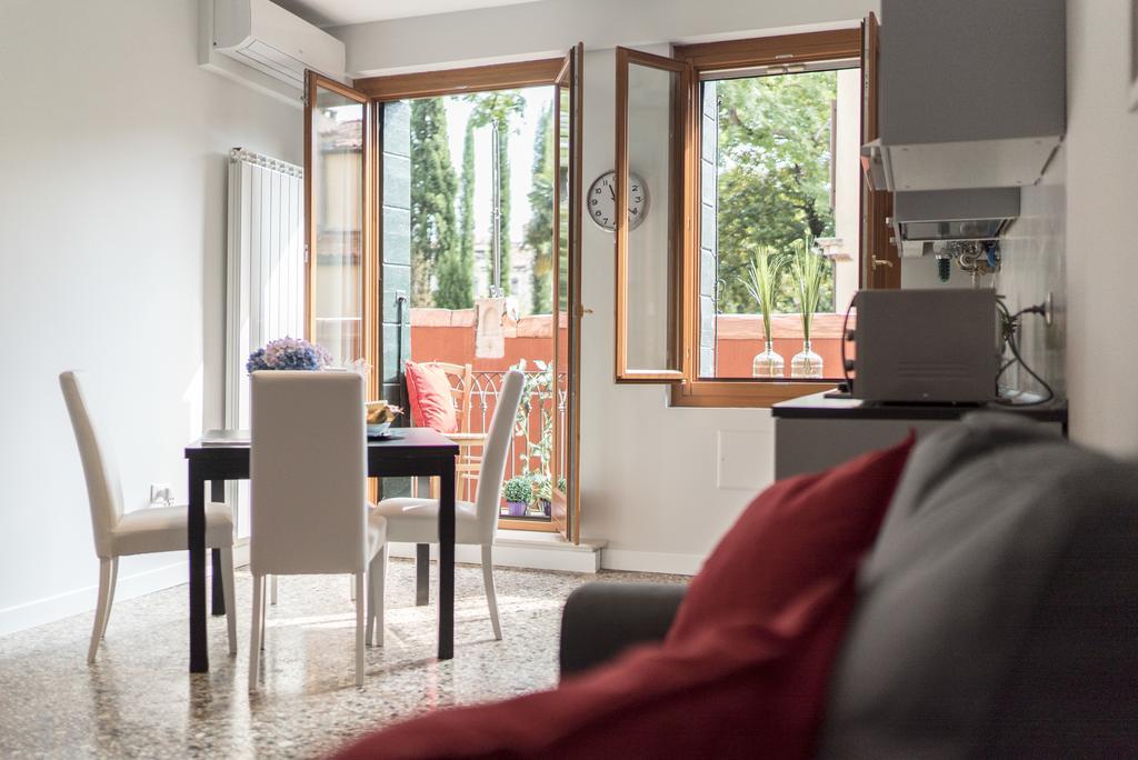 Venier Apartment เวนิส ภายนอก รูปภาพ